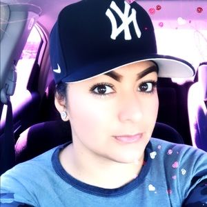 Meet your Posher, Cristina